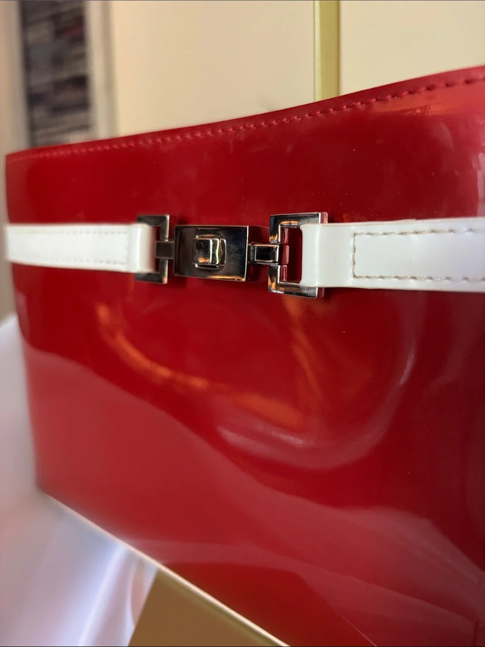 Beijo Red Patent vinyl clutch/shoulder bag Y2K